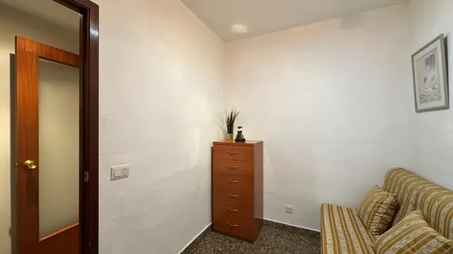 Exclusiva vivienda de 4 dormitorios con amplia plaza de garaje en pleno centro de Zaragoza — 36