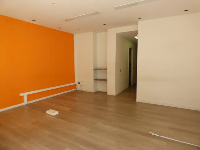 Local comercial en alquiler en Manresa – Zona  universidad — 8