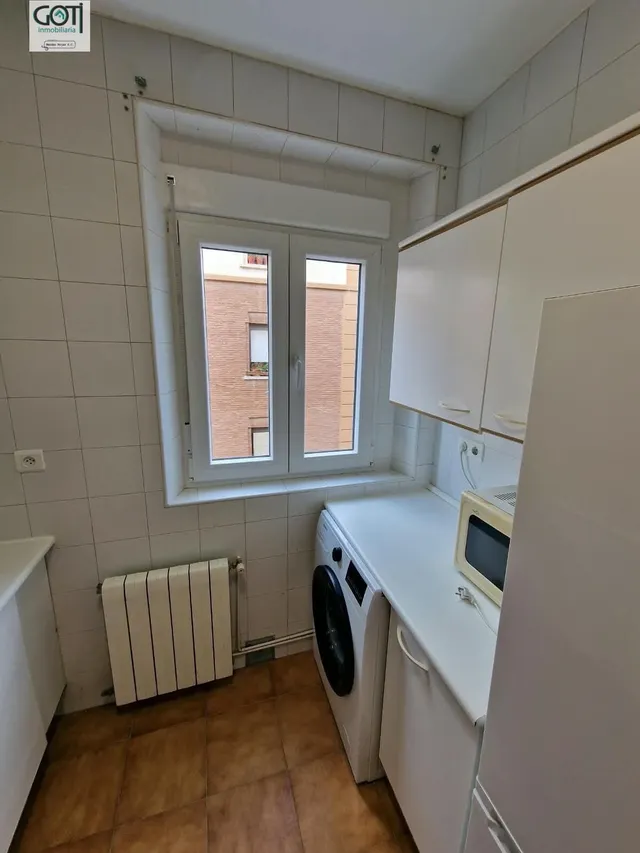 Amplio y Luminoso Piso en el Corazón de Granada por €900 — 19