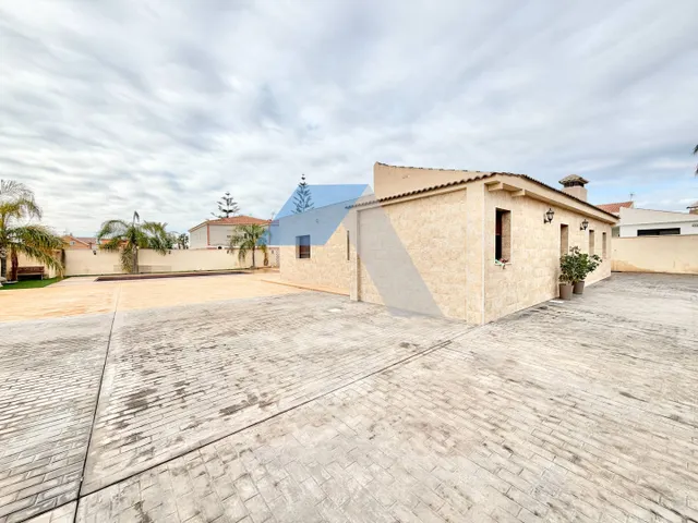 CHALET EN UNA PLANTA EN LA URBANIZACIÓN LOS GIRASOLES — 22