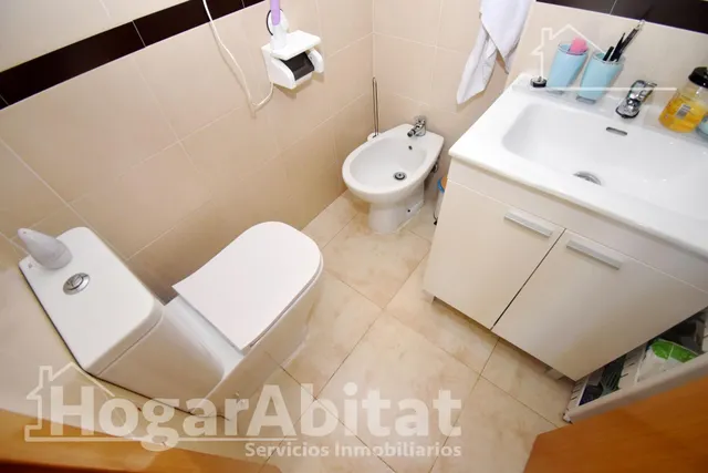 ¡Vistas al mar! Amplio, esquinero y alto en residencial con piscina, garaje y terraza — 32