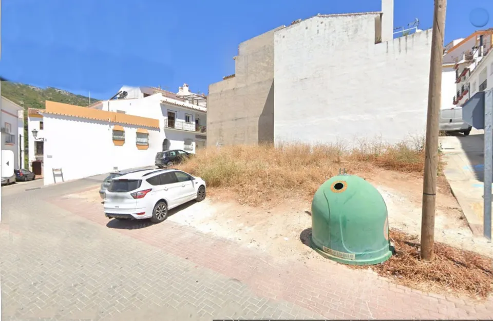 Parcela en venta - Ojen pueblo
