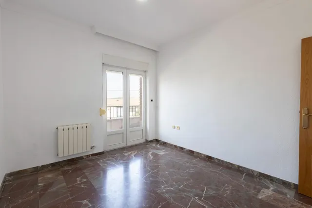 Casa en esquina en venta en Las Gabias — 34