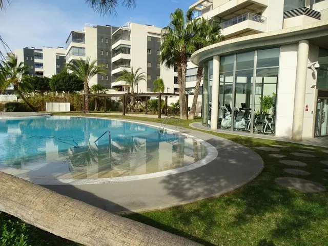 LUJOSO ÁTICO CON ESPECTACULAR TERRAZA EN VILLA MARTÍN GOLF — 42