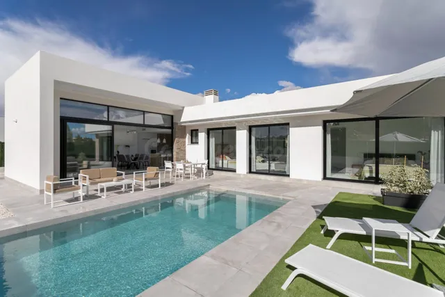 Se vende impresionante villa en Calasparra con 3 dormitorios