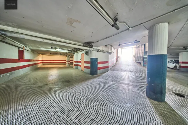 Residencia exclusiva en Paseo del Salón con vistas despejadas — 38