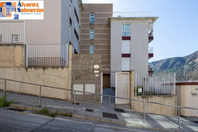 Piso en venta en Carretera de la Sierra — 2