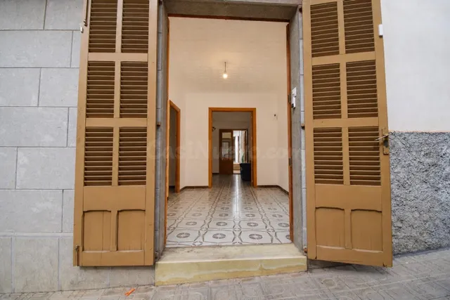 Casa de pueblo de con garaje, patio y terraza en Santa Marga - foto 2