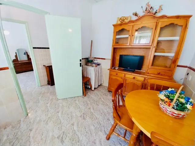 Céntrica casa unifamiliar parcialmente reformada en Guardamar — 24