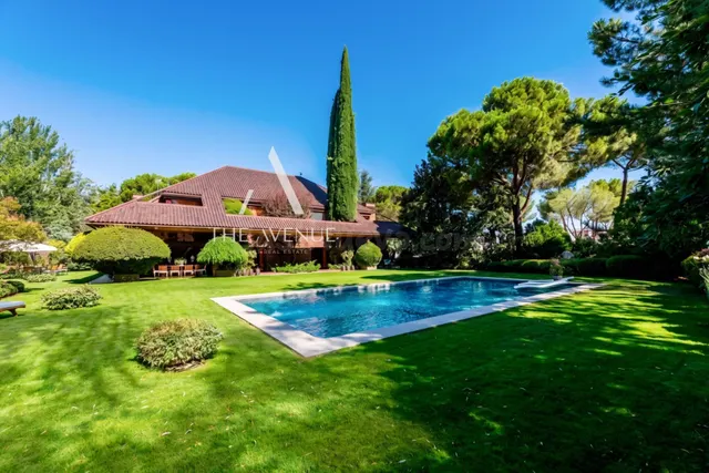 Extraordinaria villa en Las Lomas - foto 2