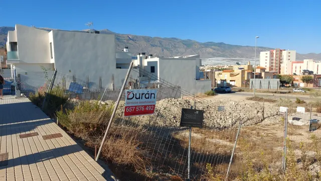 Solar en venta en La Loma para duplex con sotano — 3