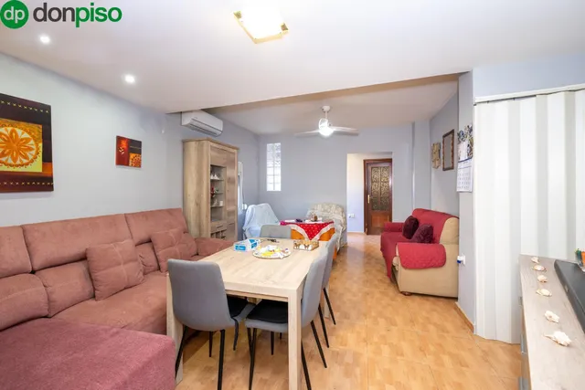 Casa con estupenda ubicación en Armilla. avenida de los ogíjares — 6