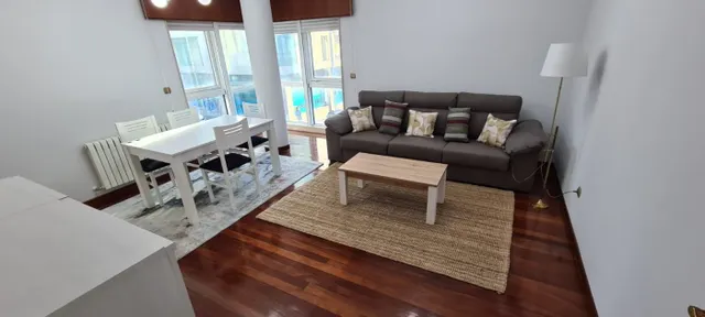 PISO EN VENTA EN LA ZONA DE PONTEPEDRIÑA
