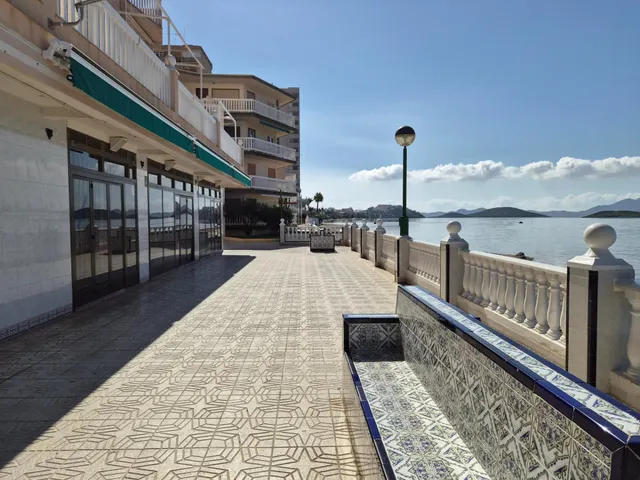 Apartamento situado en la urbanización Torre Luquillo, en el kilómetro 5,5 de La Manga del Mar Menor, que destaca por sus impresionantes vistas tanto al Mar Menor como al mar Mediterráneo. — 29