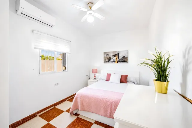 Chalet con amplia parcela en El Sotillo — 32