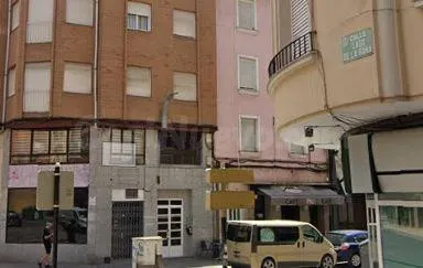 SE VENDE piso OKUPA en C Valdes de Ponferrada - foto 2