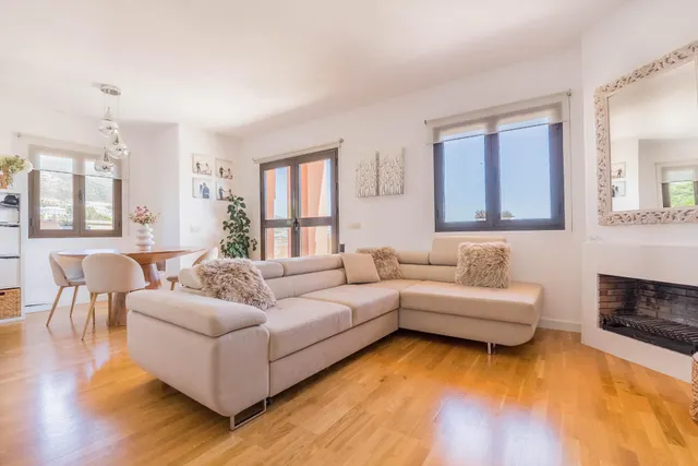 Chalet con Vistas al Mar  y la Montaña – Ubicación Privilegiada — 8