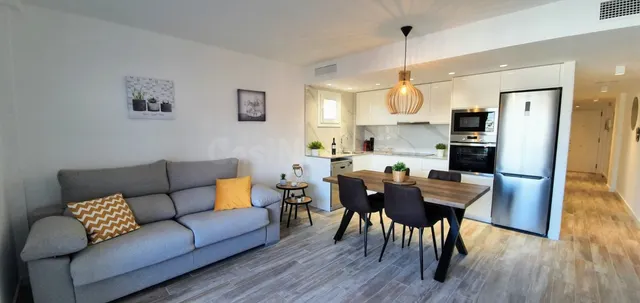 Salou - Magnifico apartamento con piscinas situado en 1a lín