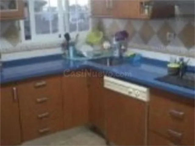 SE ALQUILA PISO PARA ESTUDIANTES CON EXCELENTE UBICACIÓN - foto 4