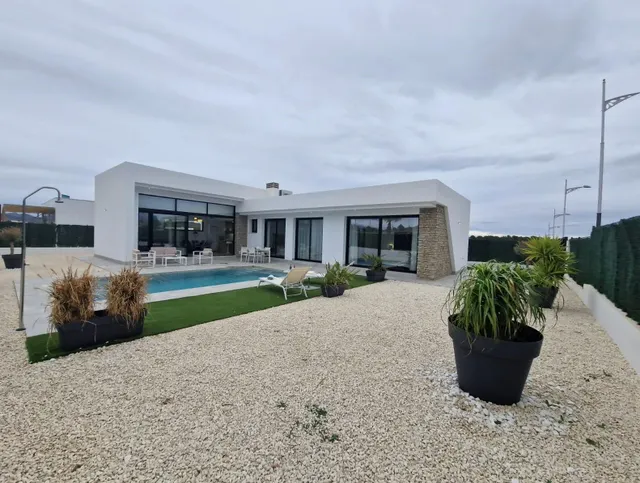 Villas espaciosas con piscina privada, en construcción, en un entorno natural muy privilegiado — 36