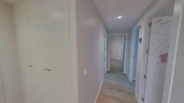 ¡SE ALQUILA!! Impresionante vivienda de tres habitaciones con terraza de 50m2 en la zona de La Garena. — 24