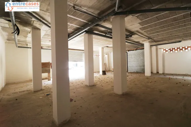 LOCAL COMERCIAL DIÁFANO A 200 METROS DE LA PLAYA — 3
