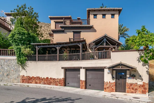 PRECIOSO CHALET EN CERRO DEL ORO-CENES DE LA VEGA — 2