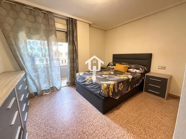 PISO EN VENTA EN ALICANTE. ZONA DE LA FLORIDA. 114m2, 3 habitaciones DOBLES, 1 BAÑO COMPLETO Y UN ASEO. PRIMERA PLANTA CON ASCENSOR. — 21