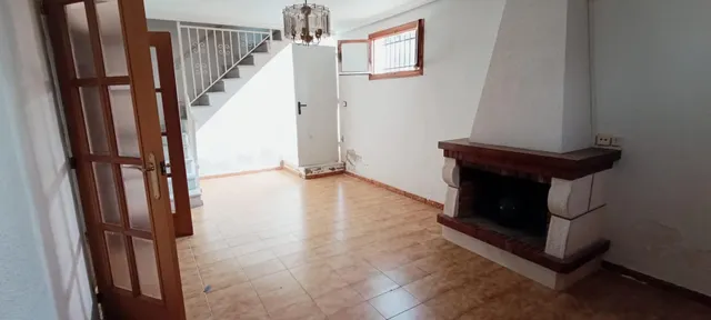 Dos casas en  una  peña las aguilas -Elche — 50