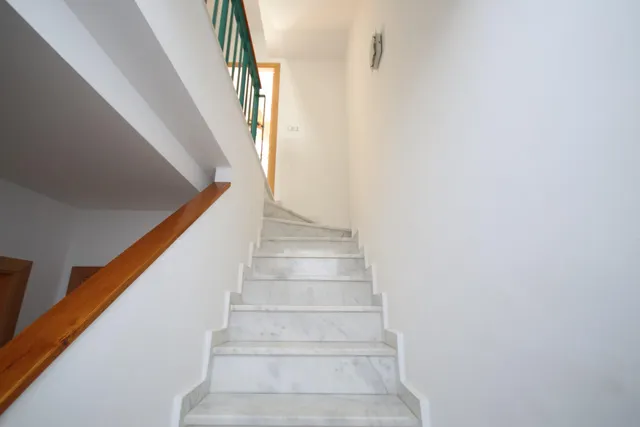 Exclusivo adosado de 3 plantas en Hoyo 14 junto al Campo de Golf – Nuevo Portil — 16