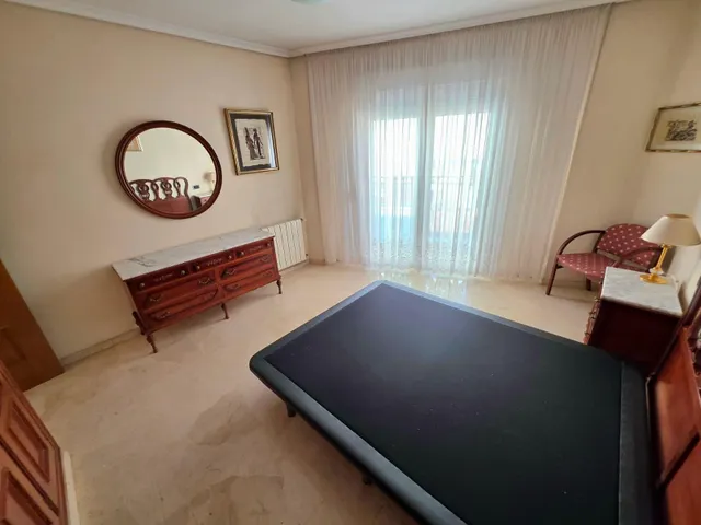 Amplia Vivienda en Alquiler con Terraza en Castellón. — 15
