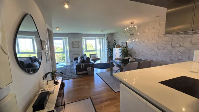 Piso con gran salón de 45 m2, garaje y trastero junto al Parque de Vioño — 9