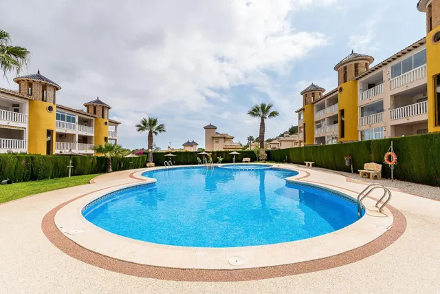 Gran apartamento en orihuela costa: 2 hab, 1 baño — 28