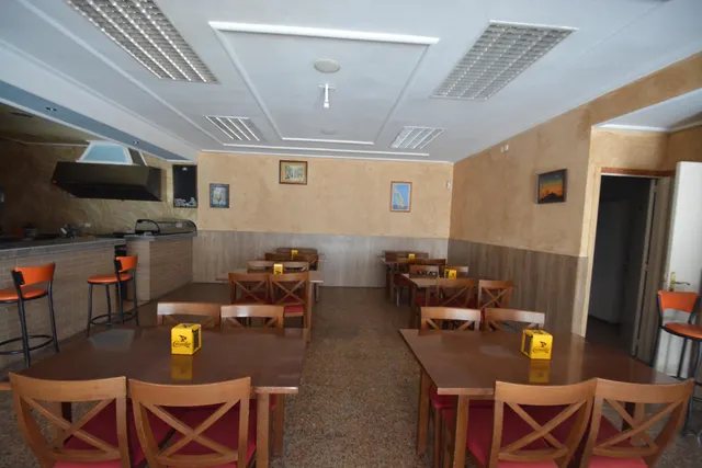LOCAL ADAPTAT COM A CAFETERIA, EN VENDA *  VILANOVA DEL CAMÍ - ESTACIÓ — 4