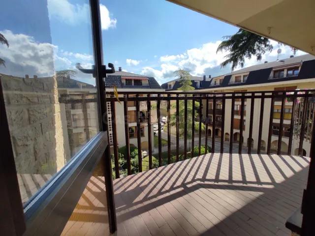 PISO CON JARDINES Y PISCINA COMUNITARIOS EN ARTZINIEGA - foto 5