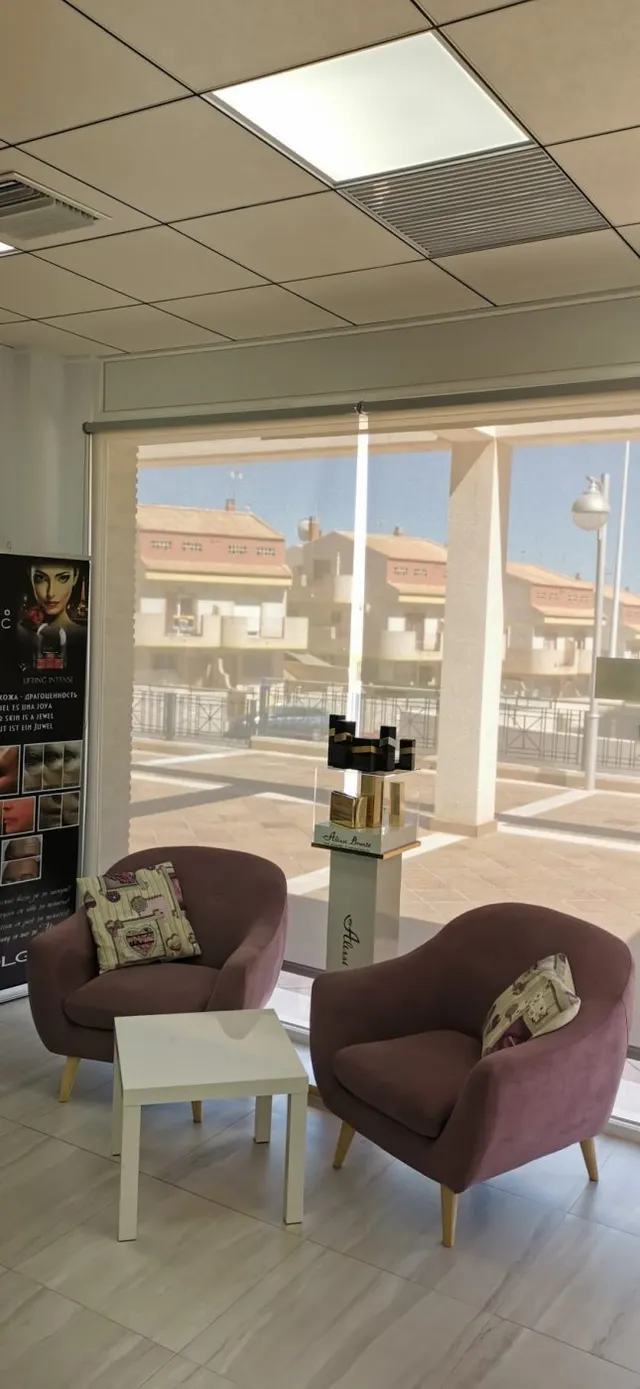 LOCAL COMERCIAL EN LA ZENIA — 23