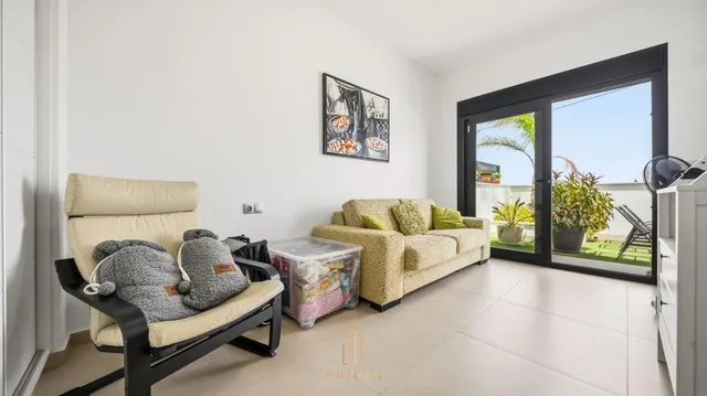 Villa moderna en esquina en Daya Vieja — 13