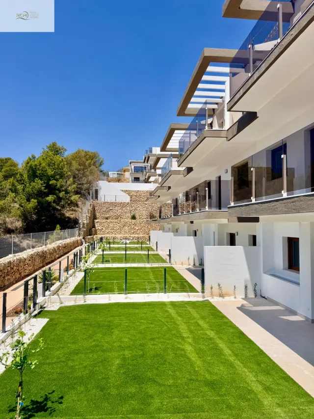 ADOSADOS DE OBRA NUEVA EN LA NUCIA - foto 4