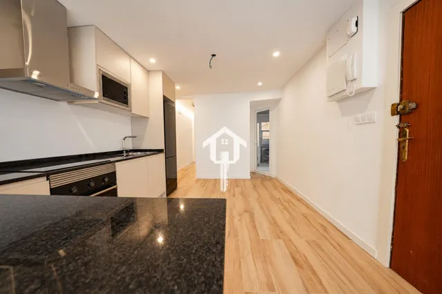 Entreplanta totalmente reformada con 2 patios en exclusiva en zona benalúa de Alicante — 14