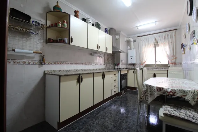 Amplio piso en venta en el centro de Vilanova i la Geltrú co - foto 3