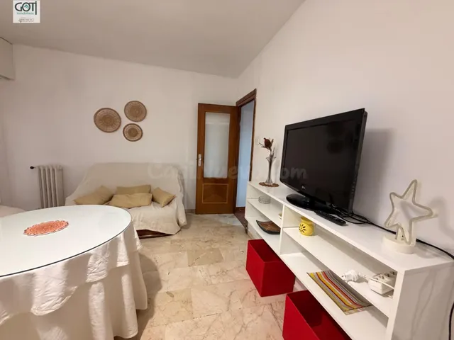 Amplio y Moderno Piso en el Corazón de Granada por €900 — 4