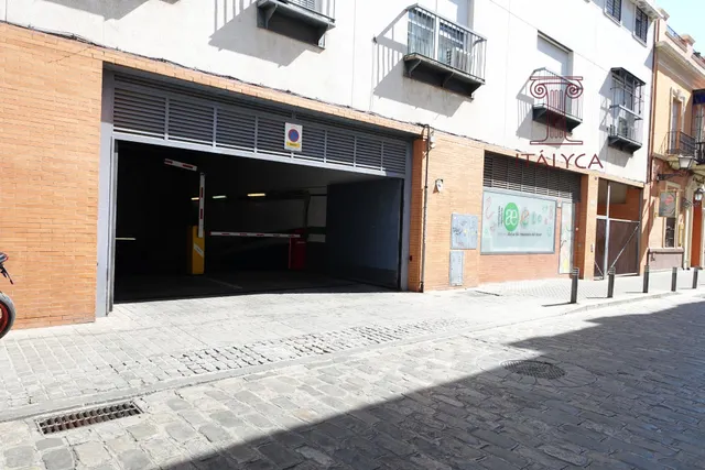 Estupenda plaza de garaje en calle Guadalquivir — 9
