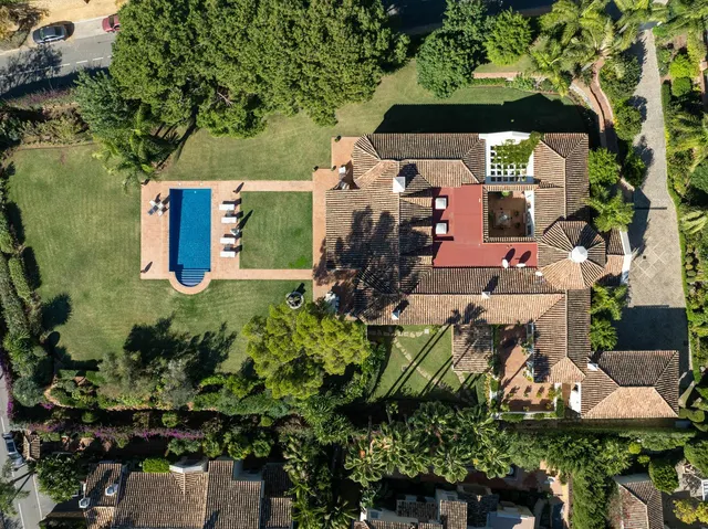 Chalet 5 habitaciones 1265m² en venta - Marbella — 24