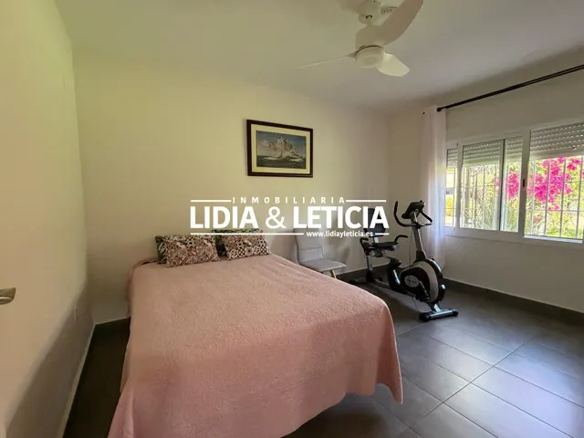 Fantástico Chalet en una sola planta — 35
