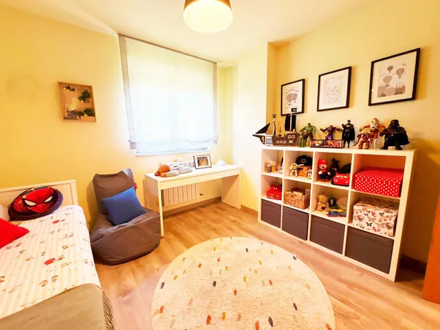Urbis te ofrece un chalet en venta en la zona de Los Almendros, Villamayor, Salamanca. — 50