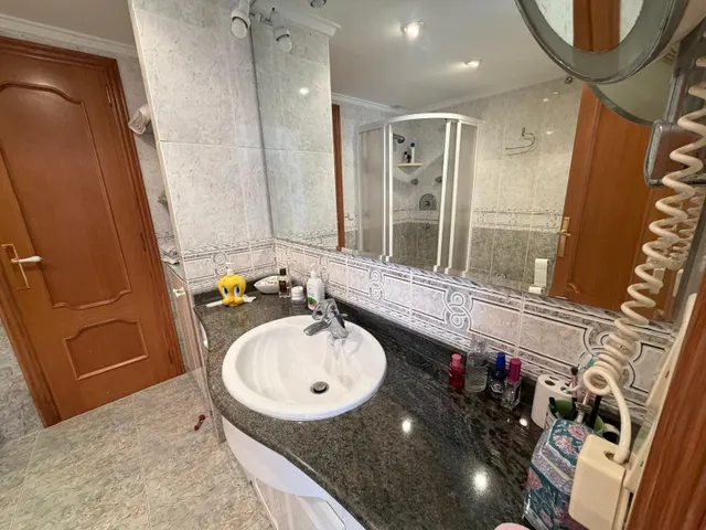 Apartamento en primera línea de playa en gandía con vistas al mar — 27