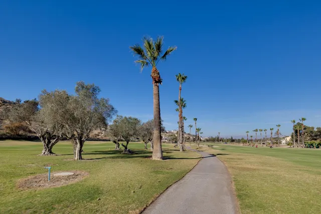 MAGNIFICO CHALET INDEPENDIENTE CON PISCINA PRIVADA Y VISTAS AL CAMPO DE GOLF EN CIUDAD QUESADA — 37