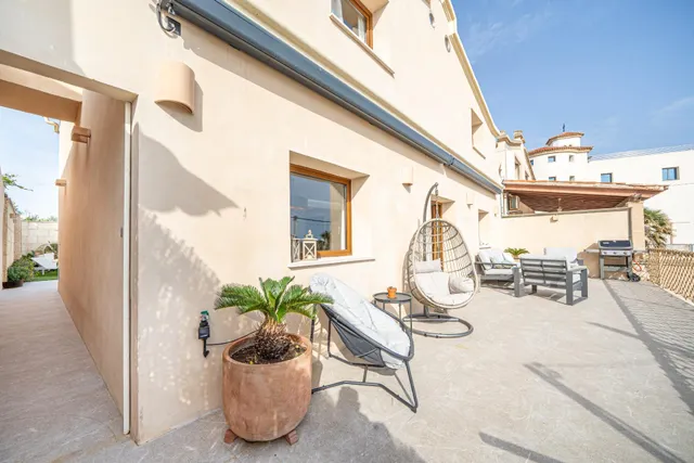 Casa con piscina en primera línea de mar en Cala Gamba — 4