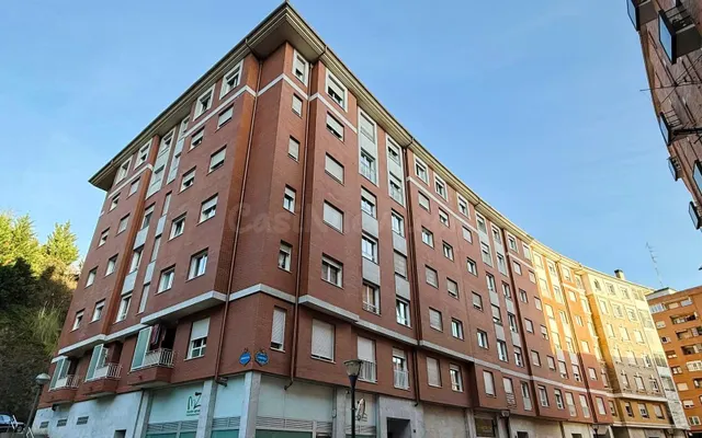 Se alquila Precioso Apartamento con Garaje directo en Zona L