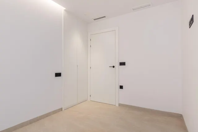 Apartamento totalmente reformado a estrenar frente a la Plaza del Teatro de Torrevieja — 39